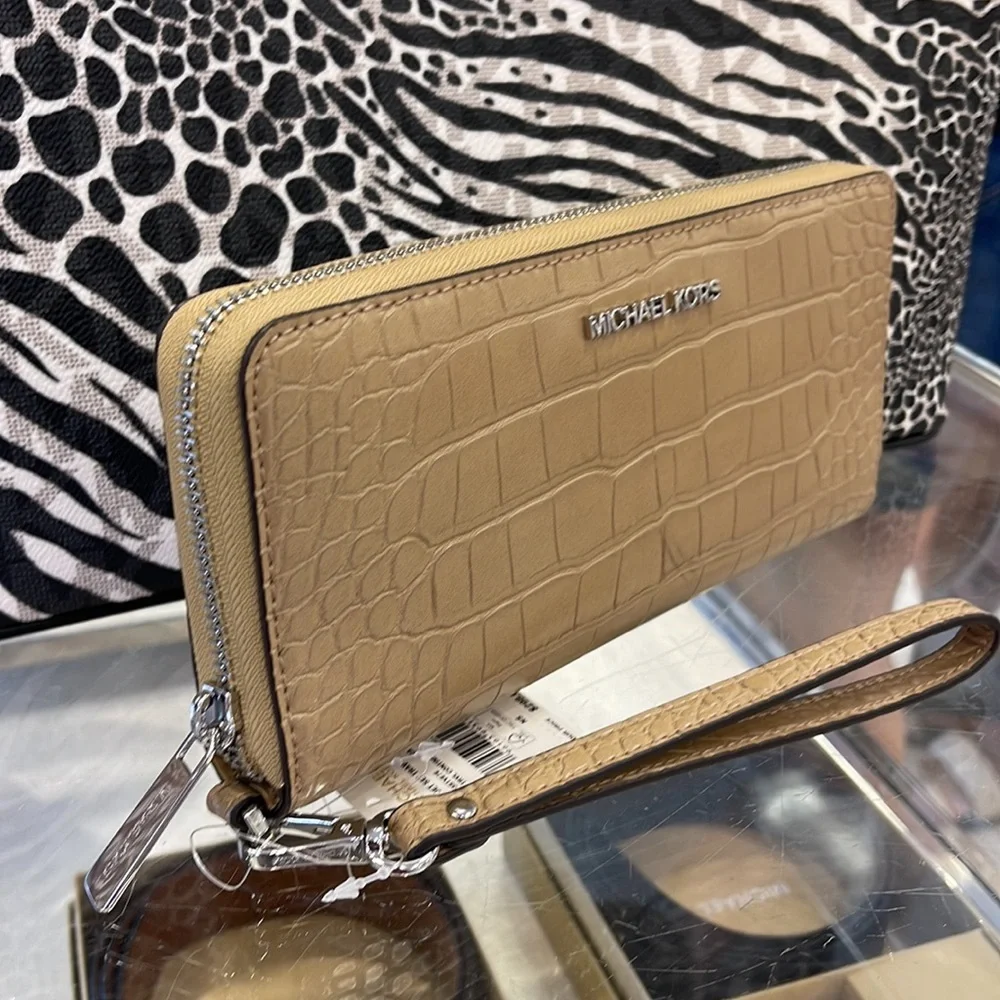 Michael Kors Large Jet Set Travel Continental Wristlet Phone Holder Case Wallet